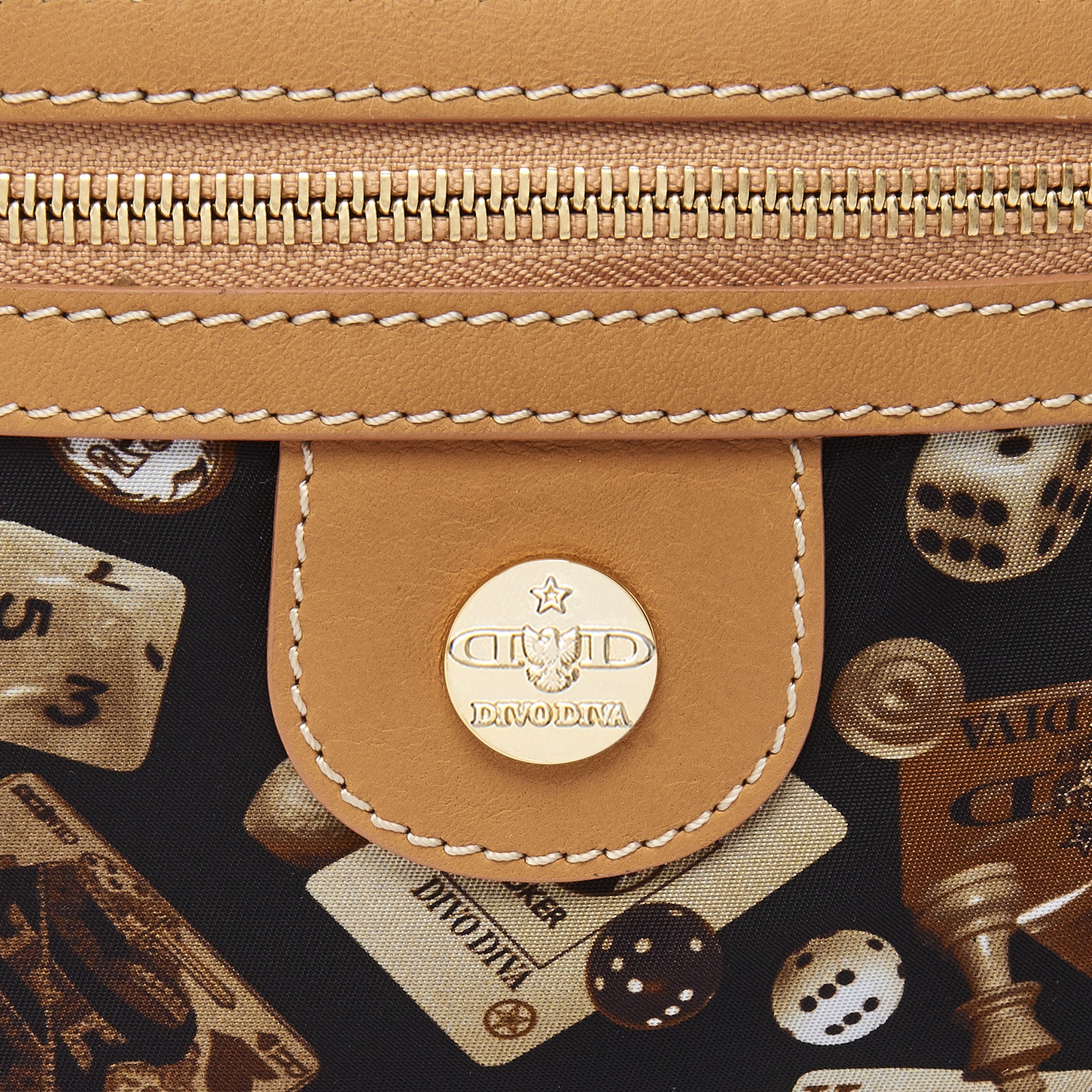 Melbourne Zaino piccolo in Nylon con Disegno Gambling Classic Marrone/Biscotto